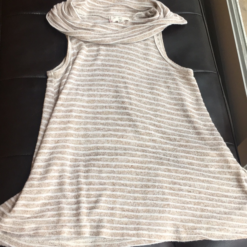 Cute spring/fall shirt. XS size. Cute with jeans